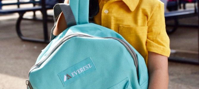 Tornister czy plecak, twardy czy miękki – na co spojrzeć wybierając pierwszy szkolny bagaż dla siedmiolatka Tornister czy plecak, twardy czy miękki – na co spojrzeć wybierając pierwszy szkolny bagaż dla siedmiolatka